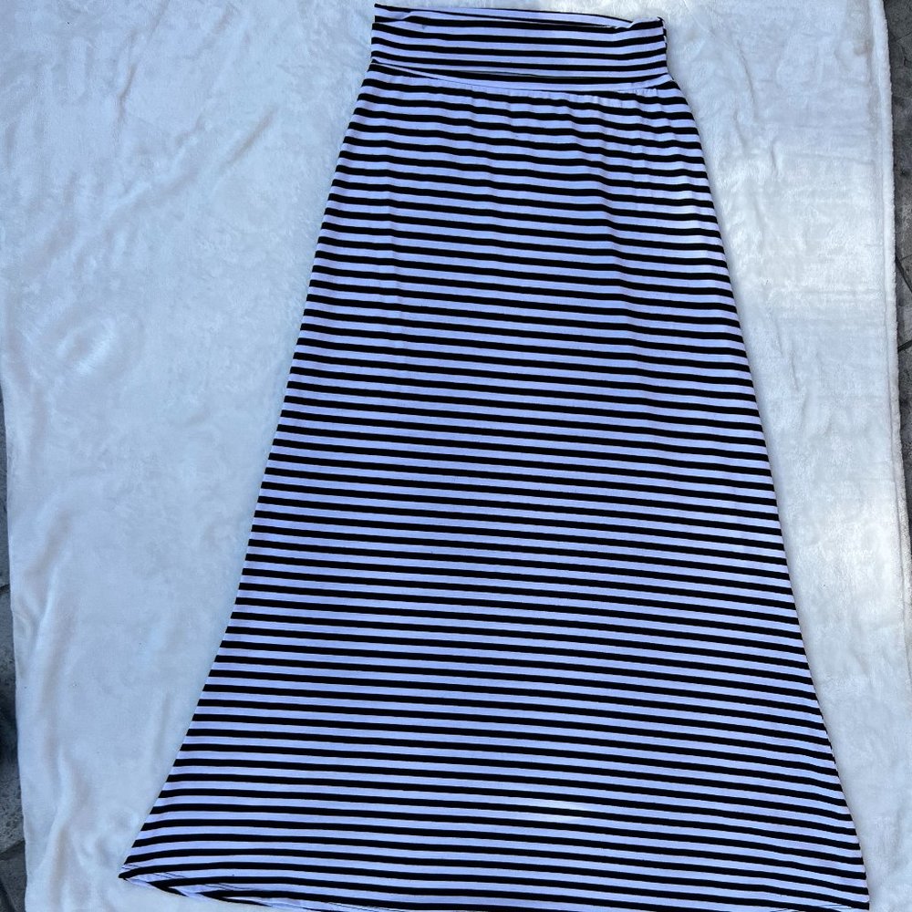 Back and White Horizontal striped fold over waist maxi skirt size S